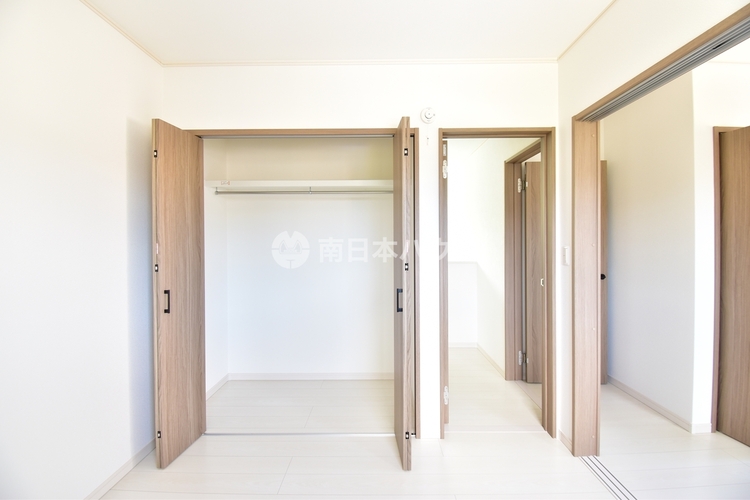 その他 お子様の荷物も片付く、全居室収納スペース