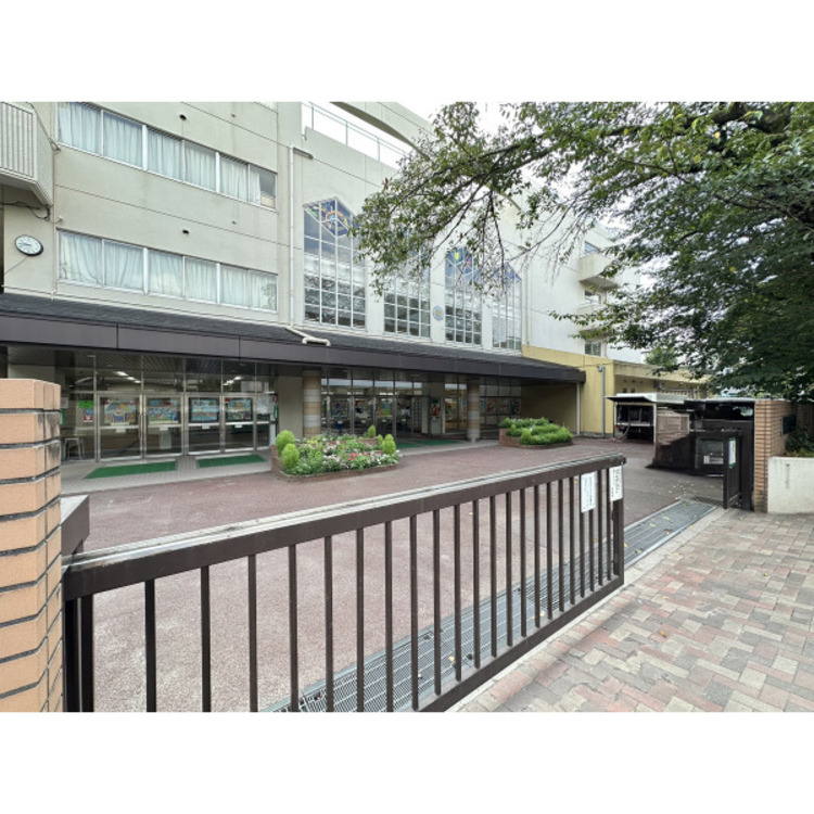 周辺 宮前中学校(約280m)