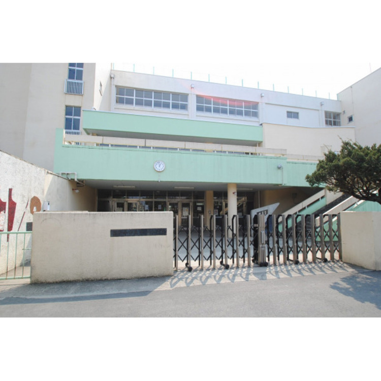 周辺 第一小学校(約850m)