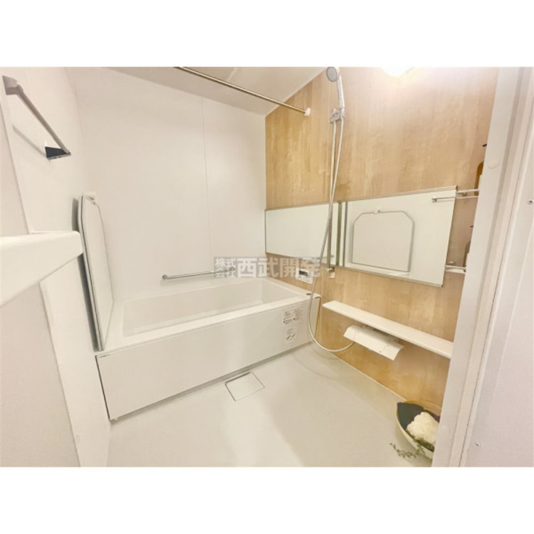 風呂 換気乾燥機付きの浴室は、雨の日でも洗濯ができるのでとても便利です。梅雨の時期でもこれで安心ですね。