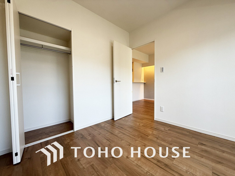 内装 シンプルですっきりとした室内は飽きのこない居心地の良い雰囲気です