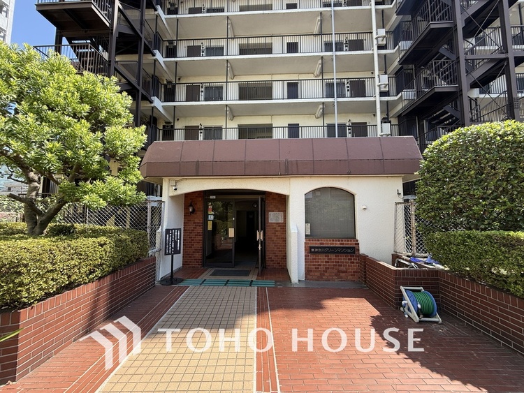 エントランス マンション入り口