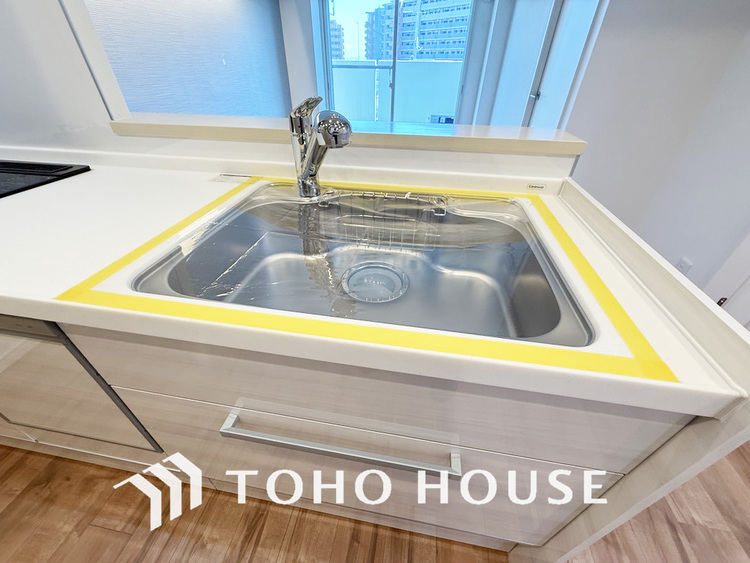 その他 浄水機が内蔵されている便利なシャワー水栓タイプのシンクです