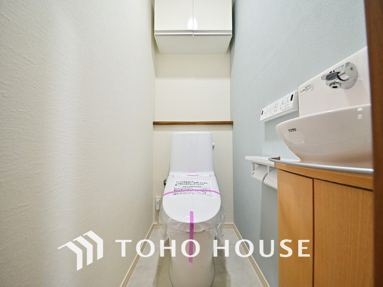 トイレ 清潔な洗浄機能付温水シャワートイレ