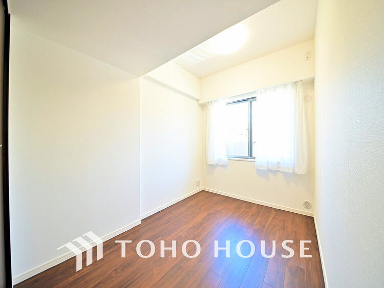 内装 シンプルですっきりとした室内は飽きのこない居心地の良い雰囲気