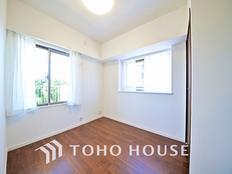 内装 1日の疲れを癒し、心地よく寛げるようゆったりとした広さをしています