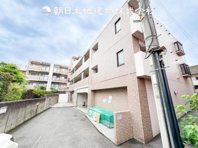 外観 デザインされた空間と競い合うかのような充実した建物と共に大切な家族の思い出を刻んでいきます！