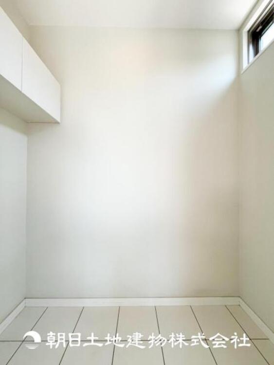 収納 【WIC】収納に便利なウォークインクローゼットがあり、衣類をまとめてしまえるので管理がしやすいです。