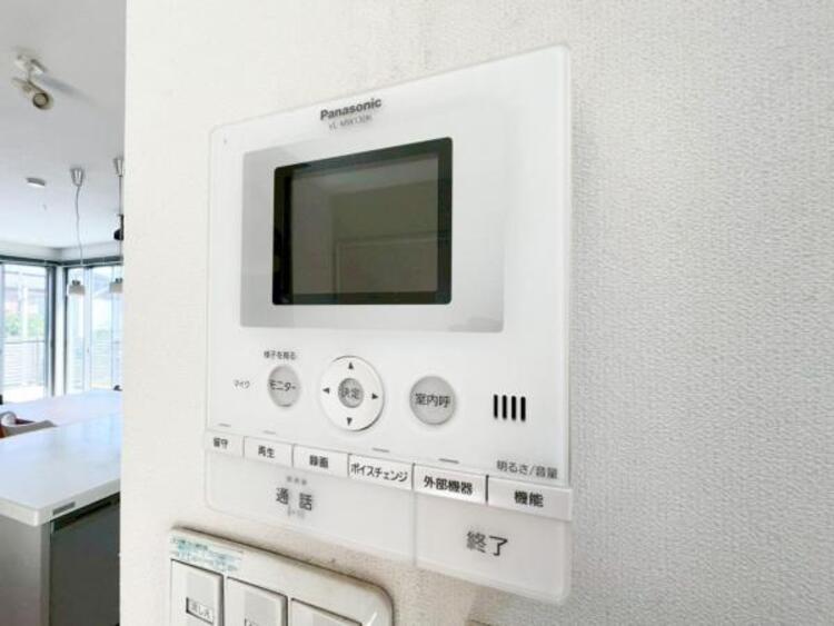 設備 【設備】お客様のお顔が確認出来るので、セキュリティ対策にも最適のモニター付きインターホン。
