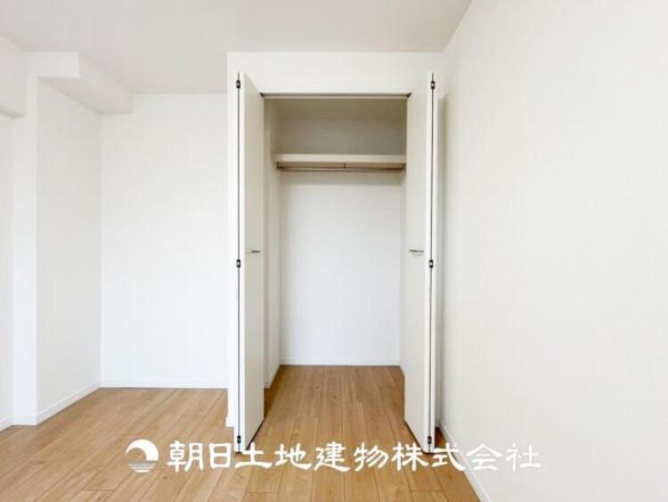 収納 【収納】部屋ごとに設けた収納は住みやすさへのこだわりがあります。シンプルで使いやすい収納スペース。