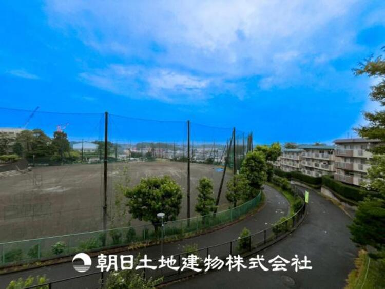 その他 【眺望】温かい太陽を感じる事ができるのは、目の前に遮るものが無いから。彼方に広がる風景が絵画のように広がります。