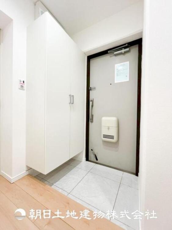 その他 【玄関】大切な家族、お客様をお迎えする玄関は住宅の入口。仕事が終わって疲れた日でも、あなたを受け入れてくれます。