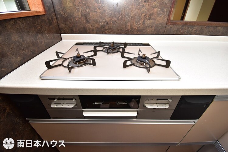 その他 【コンロ】3口のコンロにグリル付き！