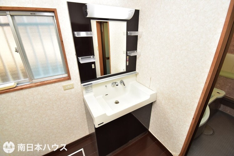 その他 【洗面台】壁付け水栓でほこりや水垢が溜まりにくい構造になっています♪