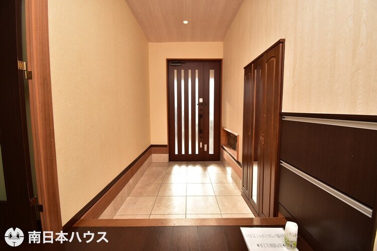 玄関 【玄関】土間が広くベビーカーや子供用自転車なども置けます♪