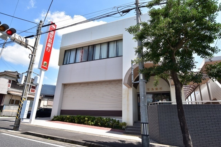 周辺 鹿児島銀行桜ヶ丘支店【鹿児島銀行桜ヶ丘支店】鹿児島市桜ヶ丘6丁目にある銀行です。窓口　平日9：00〜15：00AM　平日8：50〜19：00、土日祝9：00〜19：00 徒歩 約15分（約1140m）