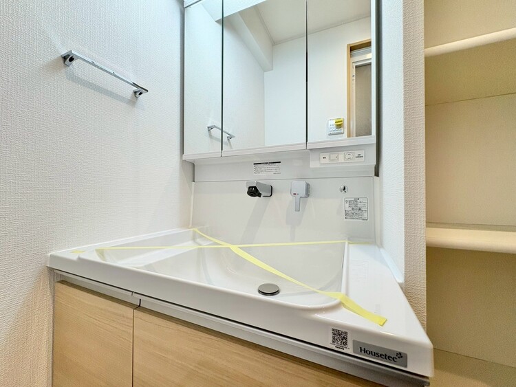 洗面 何かと物が増える場所だからこそ、スッキリと見映えの良い空間に。