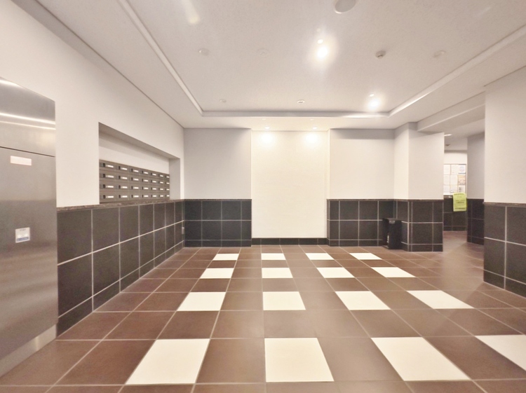 エントランス エントランス内部は、管理が行き届き清潔な共有スペースとなっています。