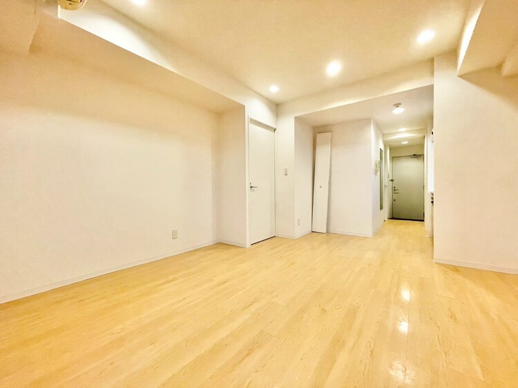 居間 居心地の良い空気感は、暮らしのステージを彩り、心からのやすらぎと満足感を与えてくれます。