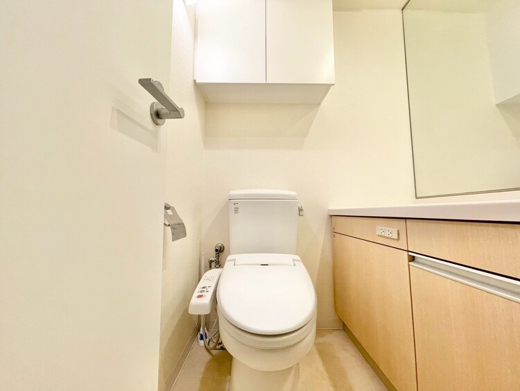 トイレ 暮らしの中のさりげないひとときの快適さにも、こだわりを、持って設備を配しております。