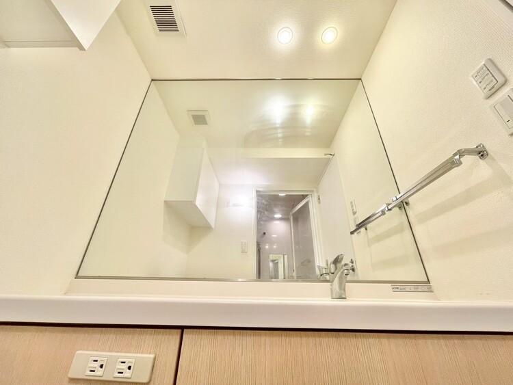 洗面 何かと物が増える場所だからこそ、スッキリと見映えの良い空間に。