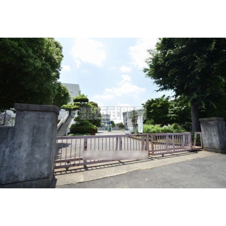 周辺 三芳東中学校(約290m)