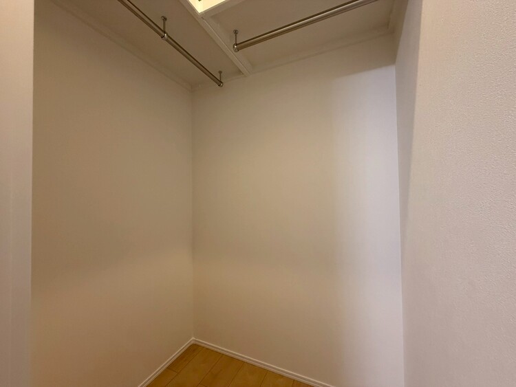 その他 収納スペースが付いていて、お部屋を広く使っていただけます。