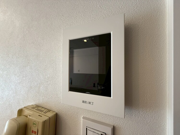 その他 誰が来てもわかる様にモニター付きインターホンを設置。