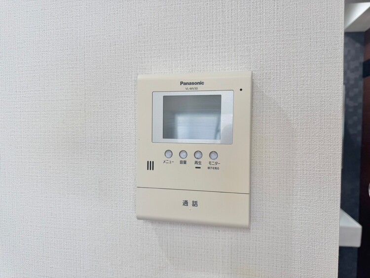 その他 誰が来てもわかる様にモニター付きインターホンを設置。