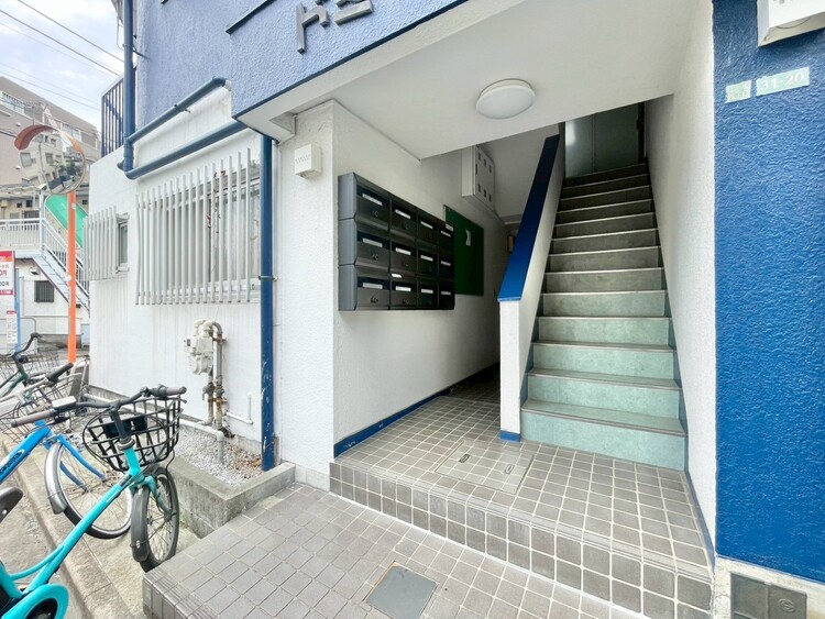 その他 上質感漂う玄関アプローチです。