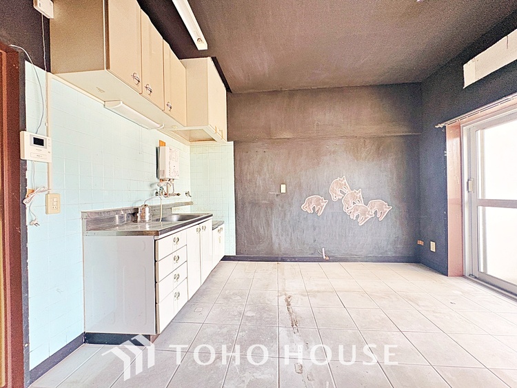 内装 お子様の面倒を見れる時間が増え時短になります。加えて手荒れも防げてしかも節水が高い為、大変人気があり重宝します。