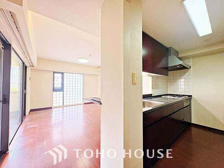 内装 お子様の面倒を見れる時間が増え時短になります。加えて手荒れも防げてしかも節水が高い為、大変人気があり重宝します。