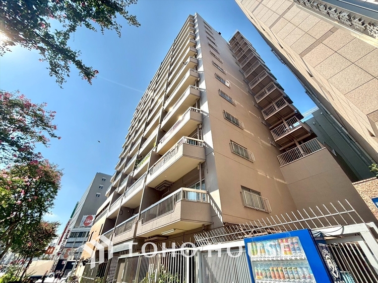 外観 漂う上質な空気感、マンションに入れば「おかえりなさい」と笑顔で迎えてくれるエントランス。最良の心配りを感じるマンションでした。