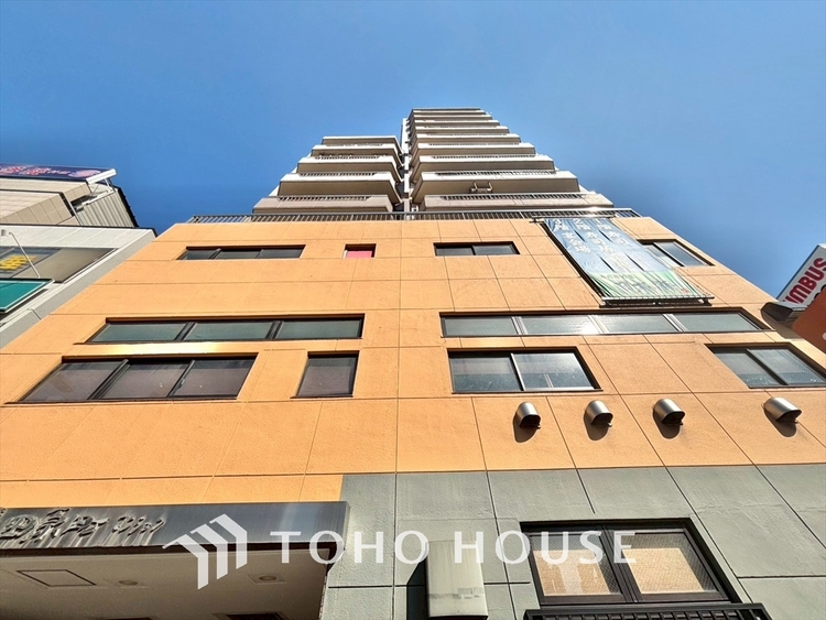 外観 【リフォーム中】叶えたかったのは落ち着きのあるナチュラルな風合い、そして開放感があるリビング。優雅な気分に浸れる幸せな時間を家族が自然と集まりたくなるこの空間で。