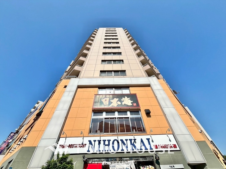 外観 【リフォーム中】風の通り道。舞い込んでくる風が優しく躍り、室内に爽やかな空気を運んでくる。そこに季節の息吹を感じて、いまがどんな季節なのかを実感する。