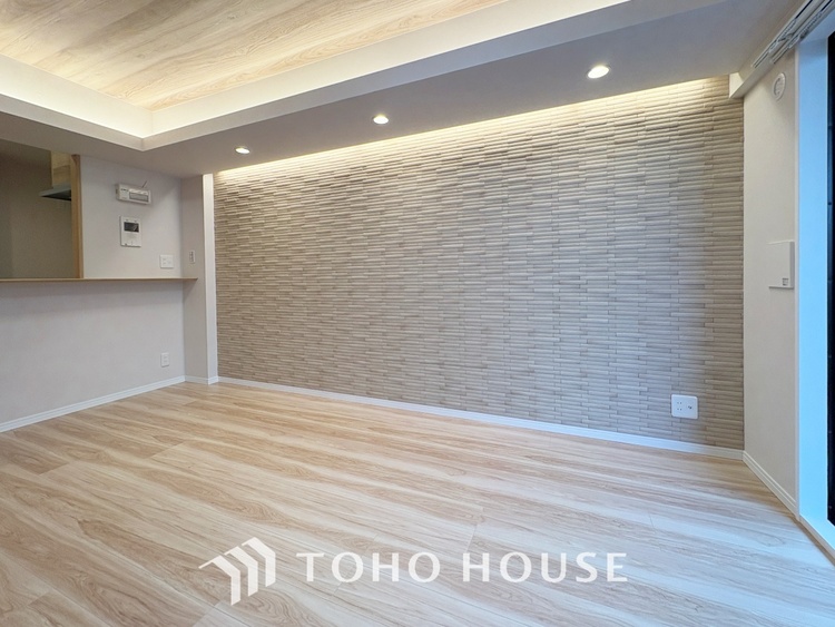 内装 【LIVING】◆扉を◆開くとこの景色。家族の”おかえり”の声が聞こえてきそう。