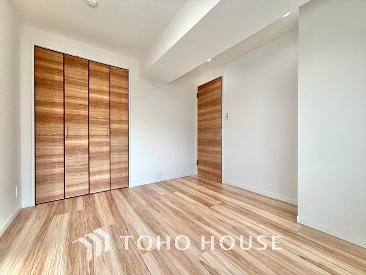 内装 感性を育むプライベートルームはシンプルでスマートな空間。好みの空間で読書をしたり、音楽を聞いたりと一人の時間も充実したものにできます。