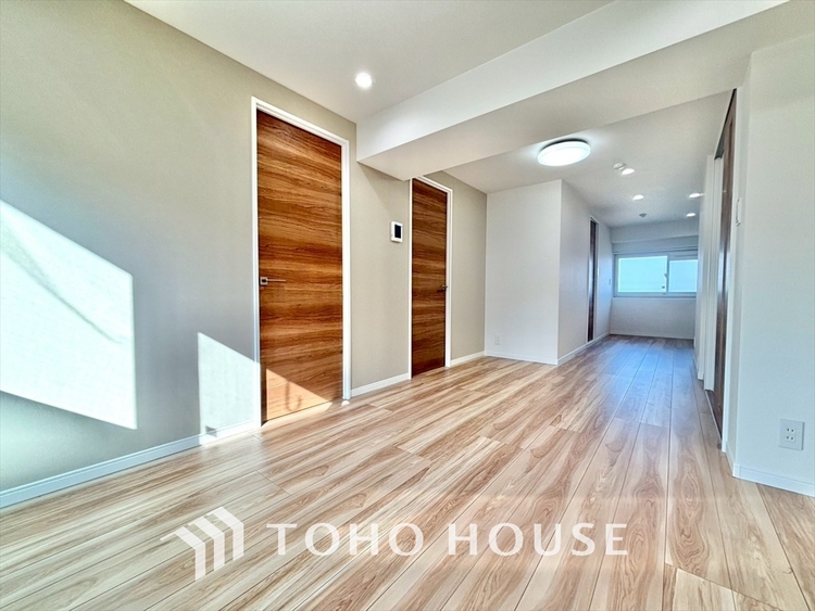 内装 「想像していた以上に広い」が写真を撮っているときの感想です。家事動線に配慮したプランによりご家族がくつろげる明るく広い空間が確保できました。