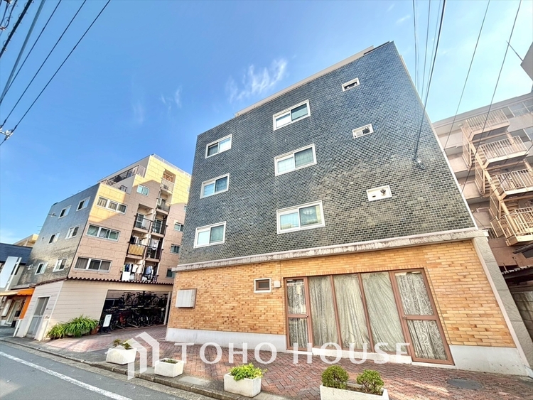 外観 漂う上質な空気感、マンションに入れば「おかえりなさい」と笑顔で迎えてくれるエントランス。最良の心配りを感じるマンションでした。