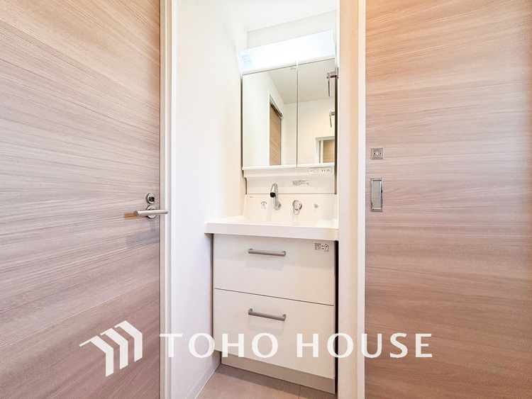 洗面 大きな洗面鏡付き、朝の身支度も楽しくなりますね