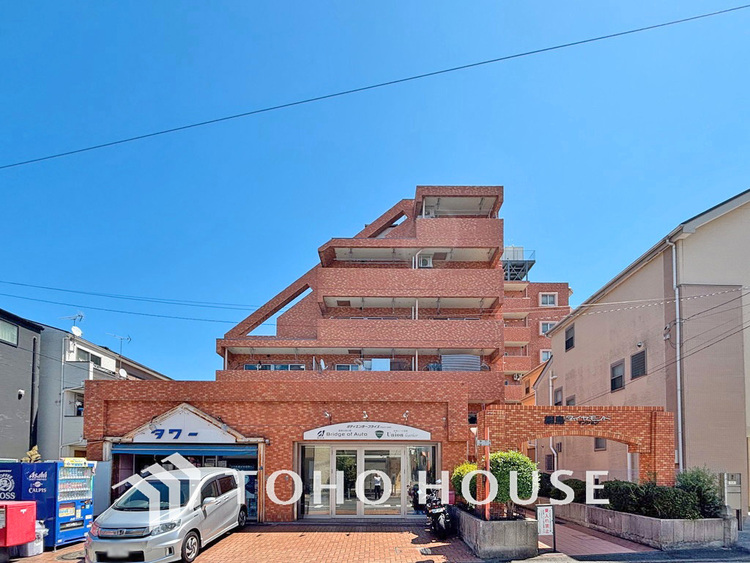 外観 〜南向きのゆとりある専用庭つき3LDK住戸〜新規リノベーション済〜生活圏はフラットなエリア〜