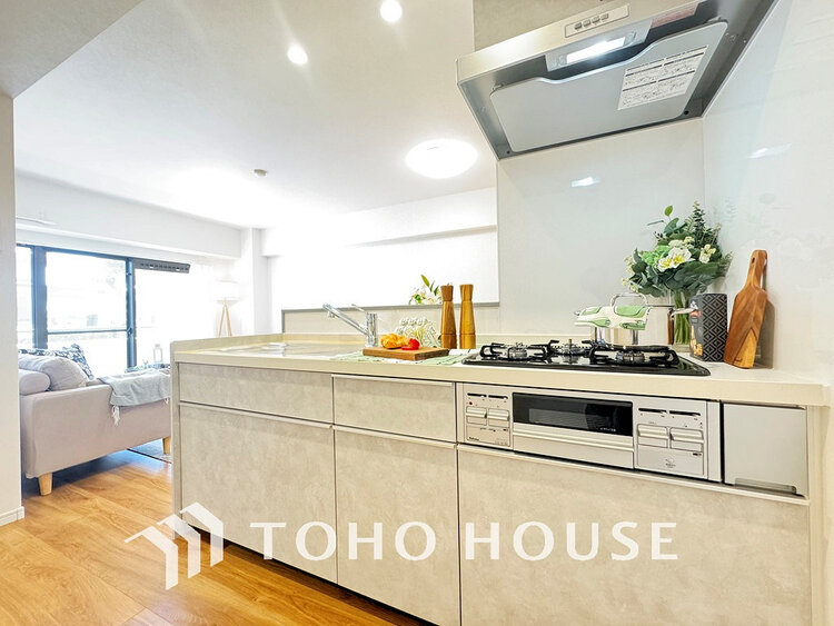 キッチン シンプルな部屋の雰囲気に溶け合うナチュラルキッチン