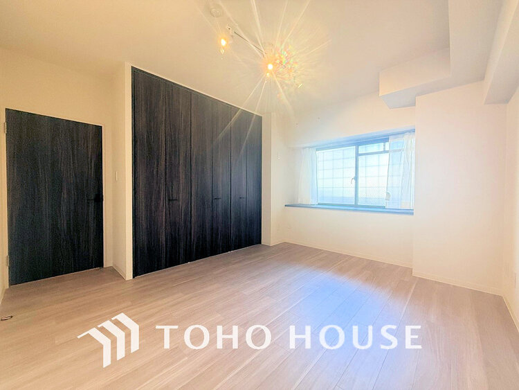 内装 シンプルですっきりとした室内は飽きのこない居心地の良い雰囲気