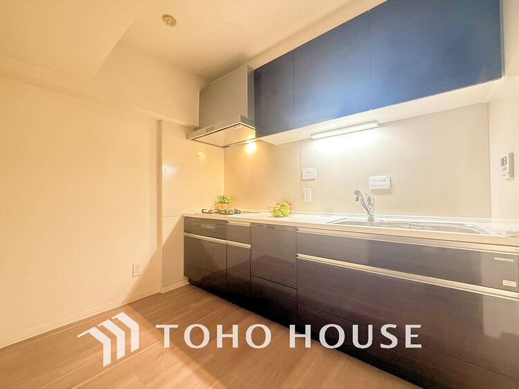 キッチン シンプルな部屋の雰囲気に溶け合うナチュラルキッチン