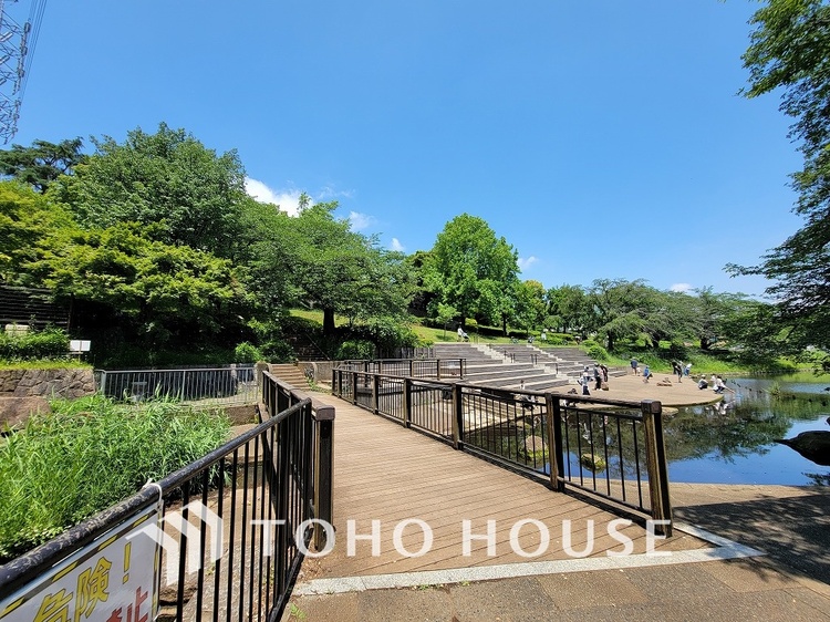 周辺 岸根公園　距離1400m