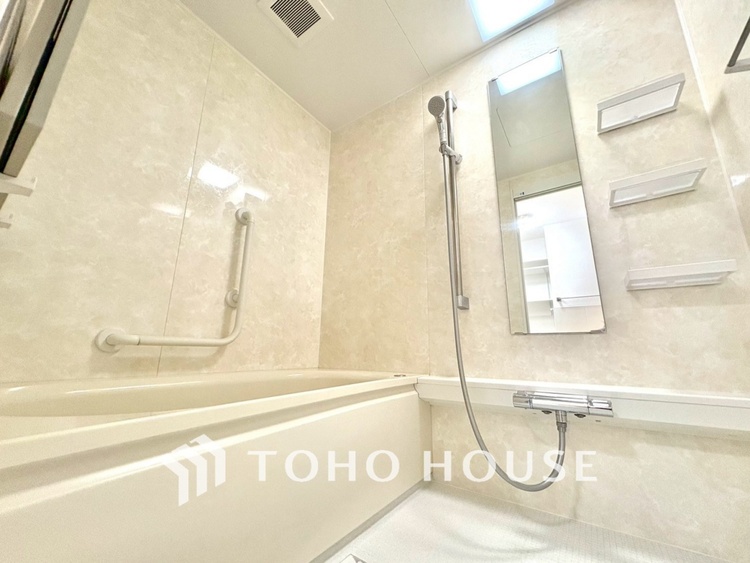 風呂 【BATHROOM】◆プライベートな空間◆simpleだからrelaxできるんです。こころもからだもキレイさっぱり。