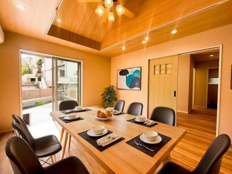 居間 本画像はCGで作成しております。実際に現地に家具は置かれておりません。また、価格に家具は含まれておりません。