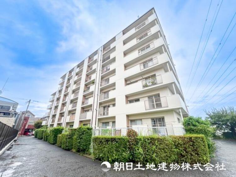 外観 【外観・立地】時代の流行ではなく拘りを貫く。シックなカラートーンで街並みに溶け込む外観は、絶妙なバランスで輝きを放ちます