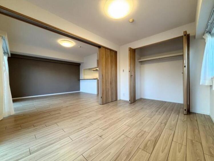 その他 ●〇全居室にクローゼットを完備！普段使いのお洋服や小物はもちろん、季節物のお洋服などもしっかりと整理整頓おしまい頂けます。整理整頓は床に物を置かない所から。居室空間をより広く隅々まで使用できます　〇●