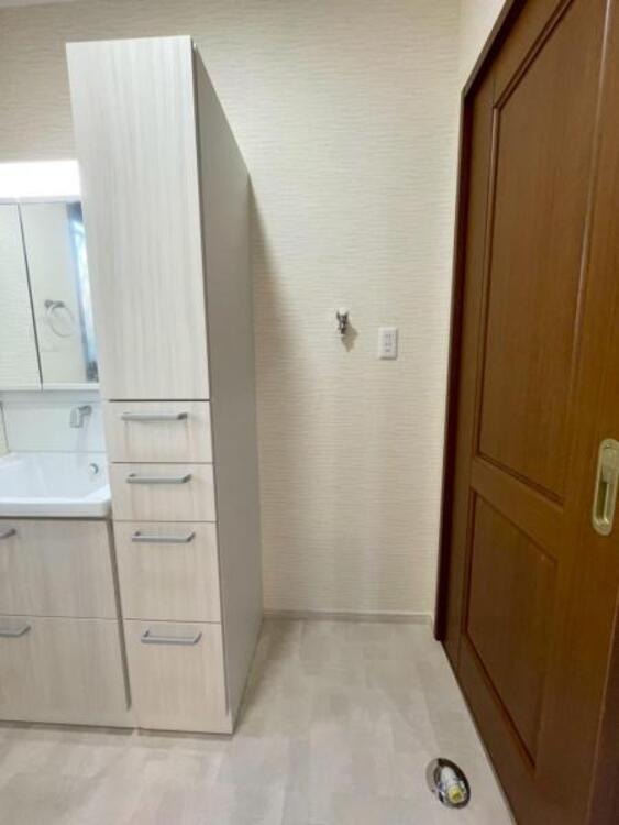 洗面 耐水性が高くお掃除が快適なクッションフロア採用の洗面室です 